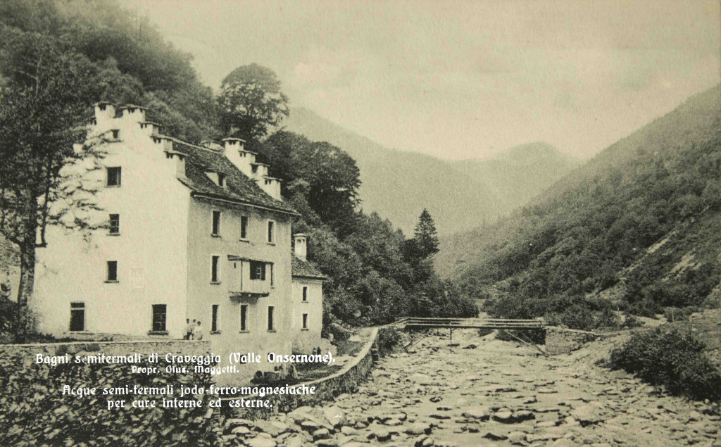 Cartolina dei primi del Novecento ritraente l'albergo dei Bagni di Craveggia